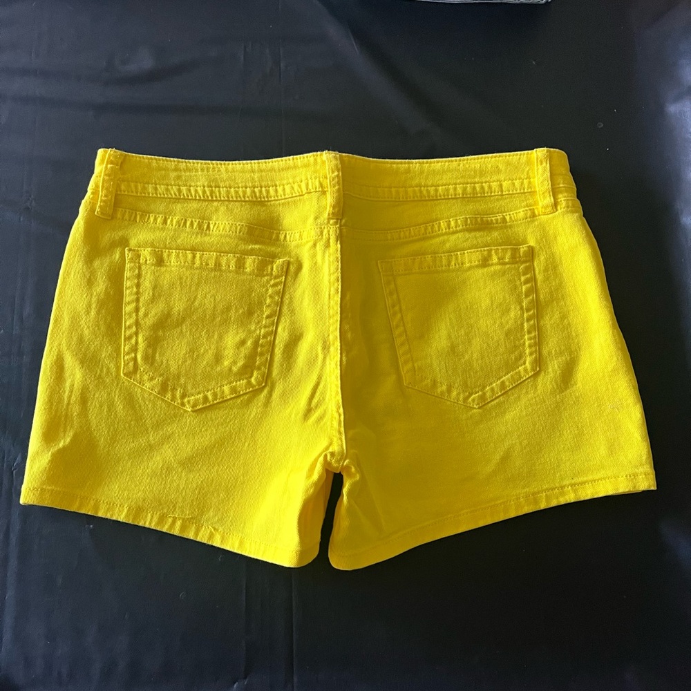 ANA Women's Shorts - Picture 2 of 2